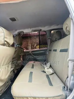 Toyota Land Cruiser 2006 White