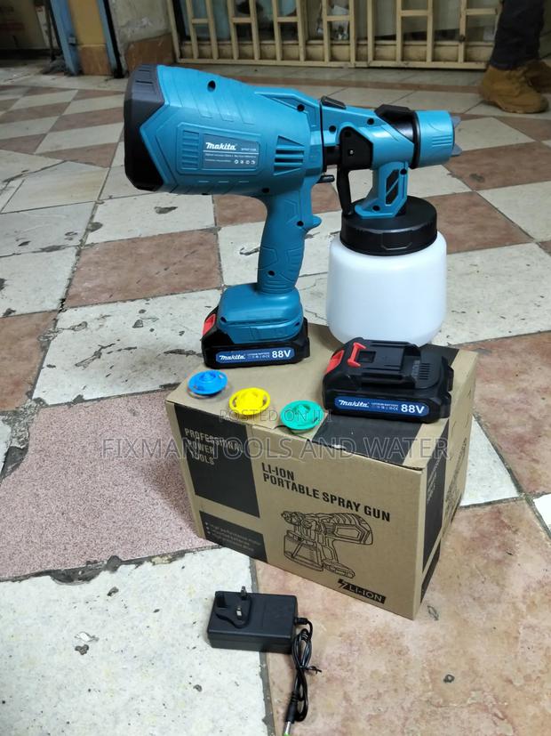 High Pressure Makita Spray Gun Cordless 2 Battery 88volts + 3 Nozzles