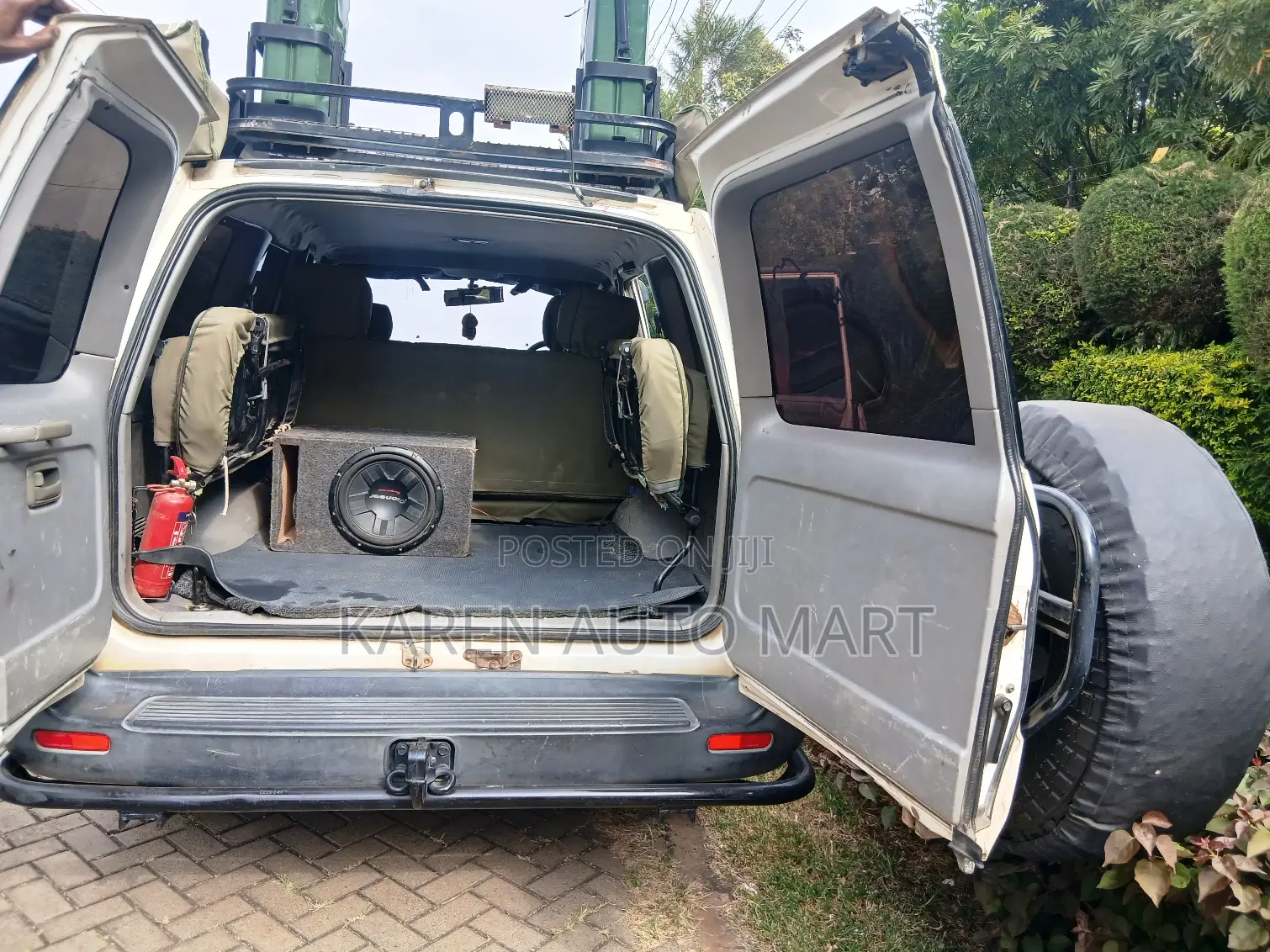 Toyota Land Cruiser 2006 White
