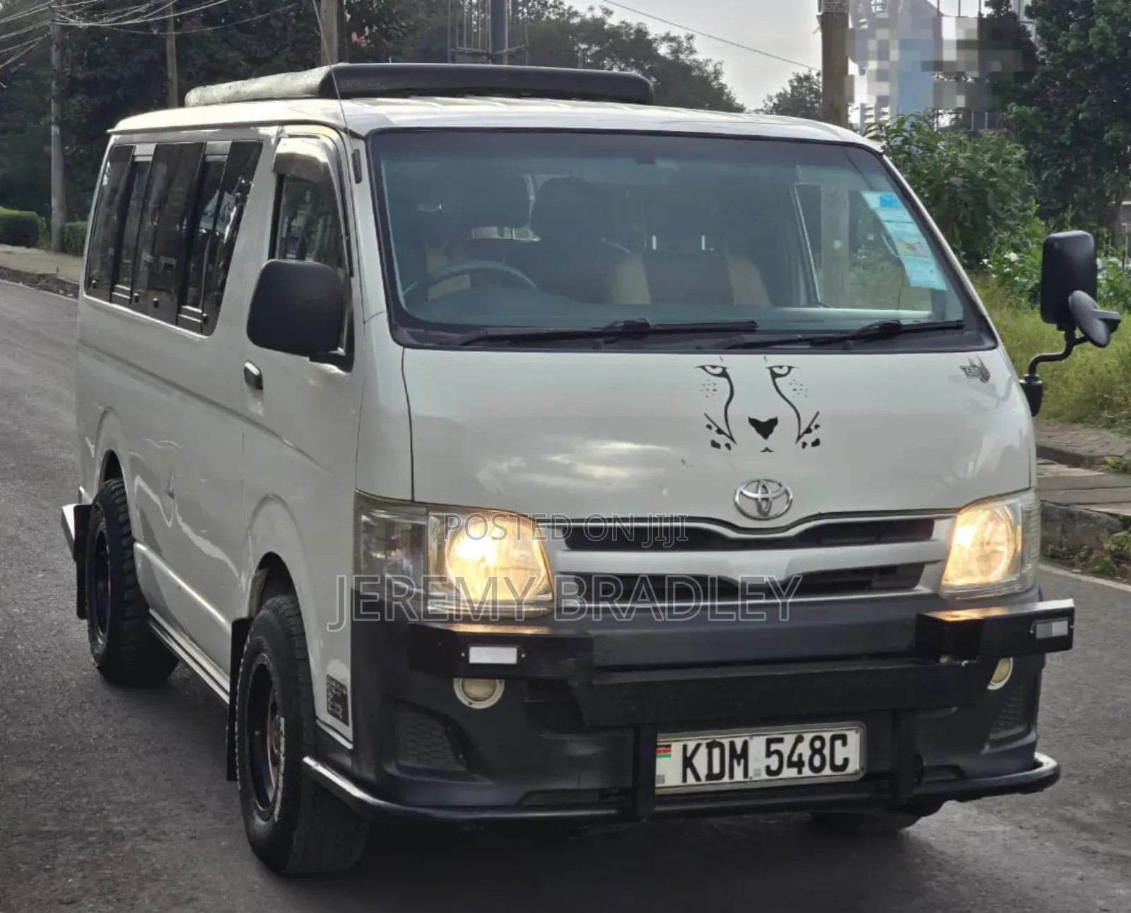 Toyota HiAce 2016 White