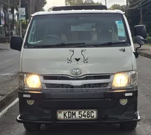 Toyota HiAce 2016 White