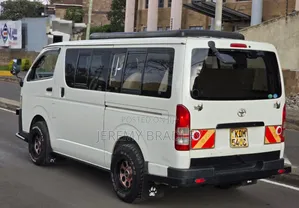 Toyota HiAce 2016 White