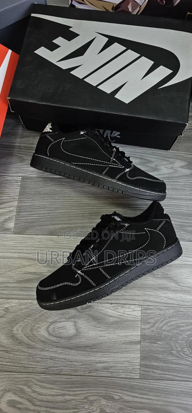Air Jordan 1 × Travis Scott