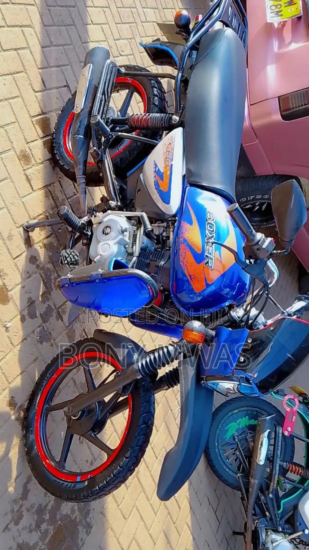 Bajaj Boxer 150 UG 2025 Blue