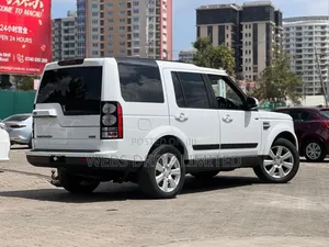 Land Rover Discovery 2014 White