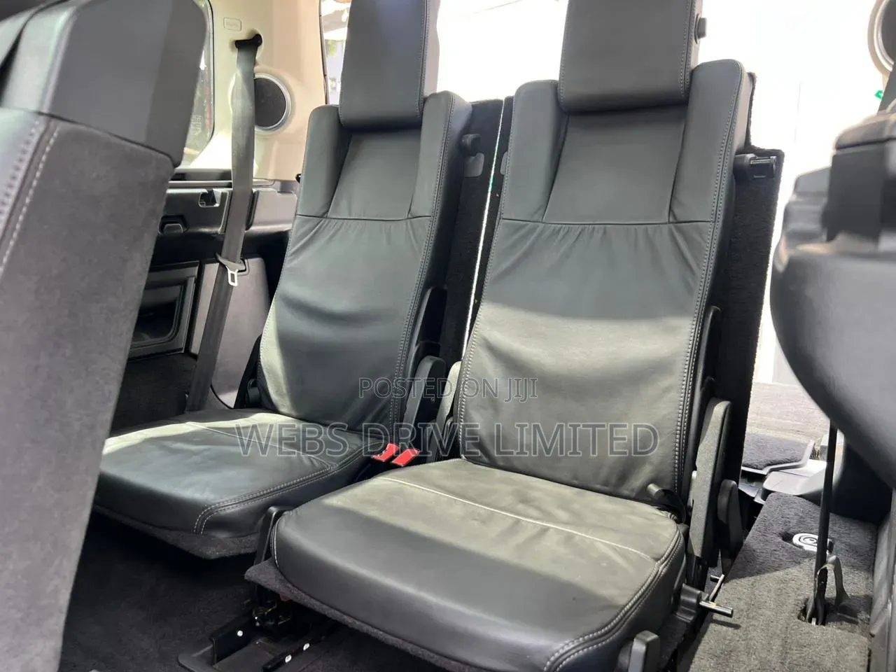 Land Rover Discovery 2014 White