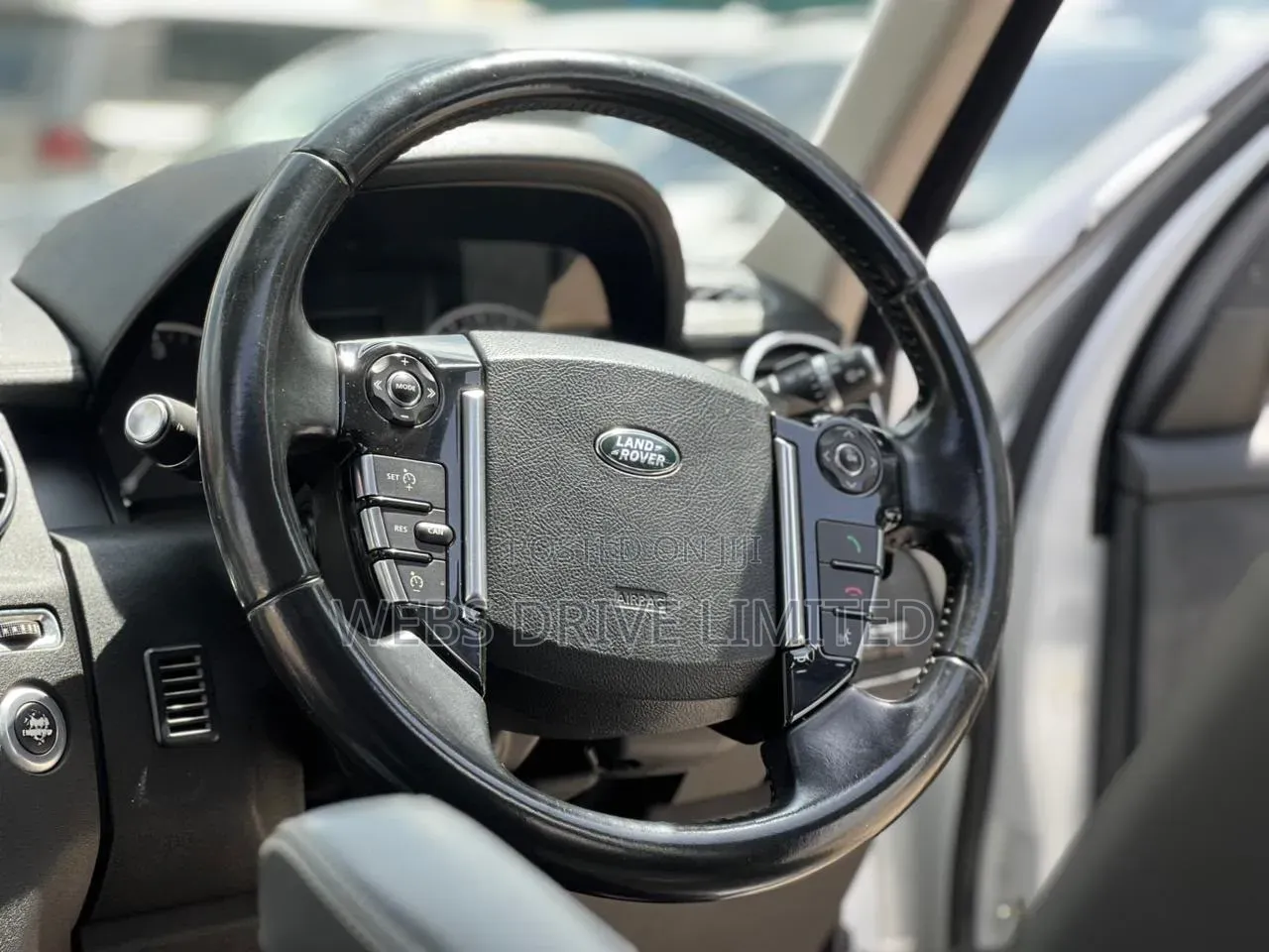 Land Rover Discovery 2014 White