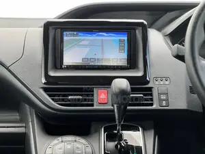 Toyota Voxy 2019 Silver