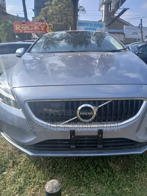 Volvo V40 2019 Purple