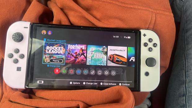 Nintendo Switch - main view