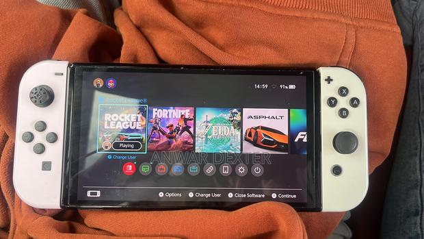 Nintendo Switch - thumbnail 2
