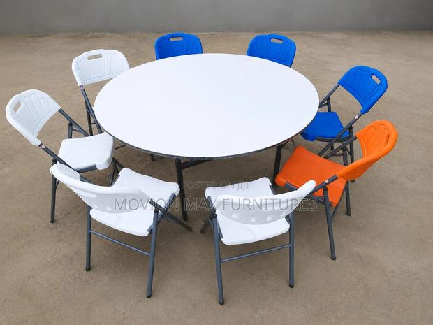 Friendly Round Table Foldable Table - main view