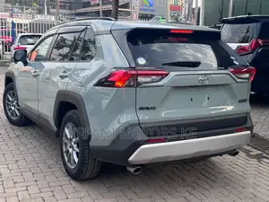 Toyota RAV4 Adventure 2019 Green
