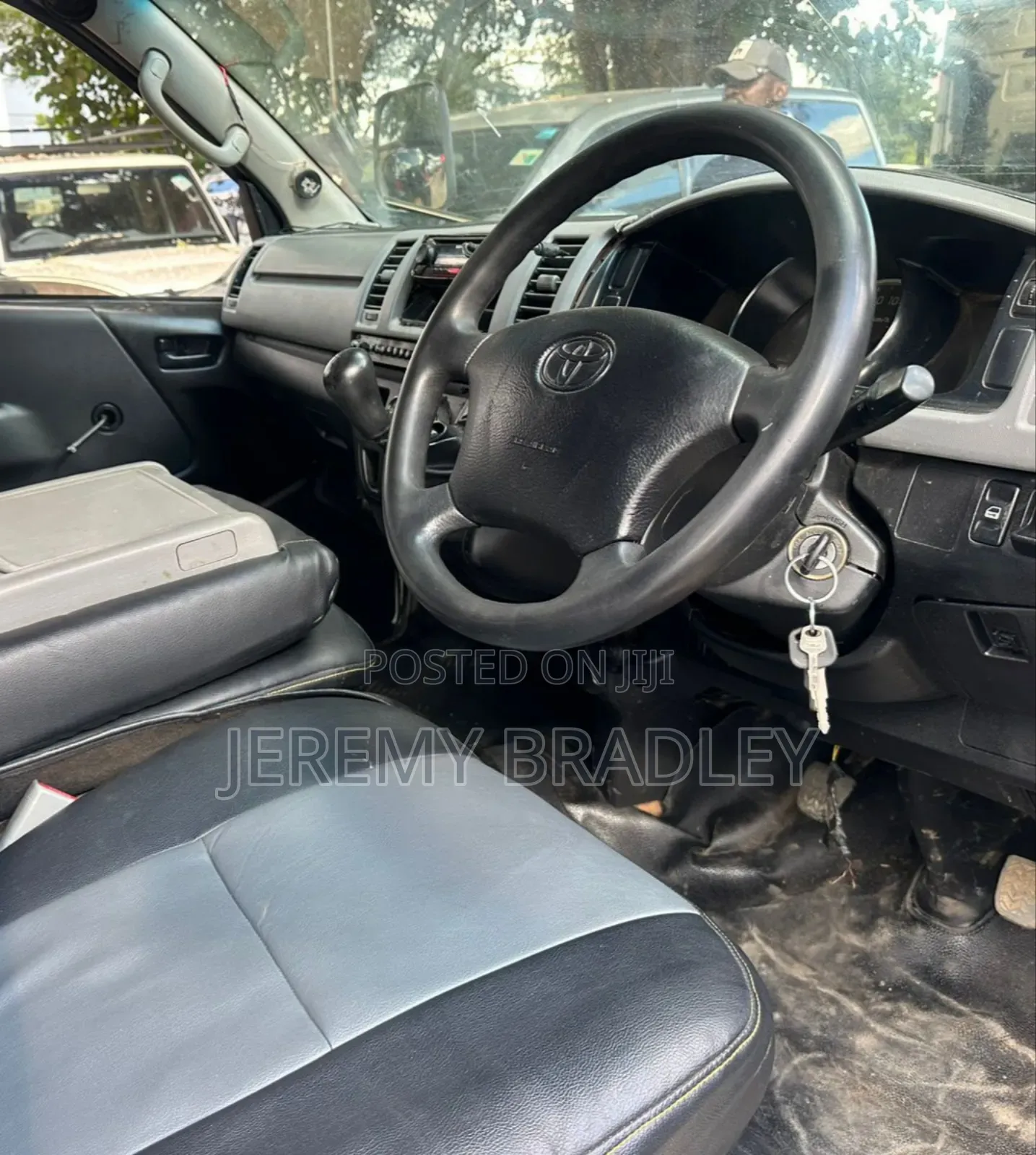 Toyota HiAce 2012 White
