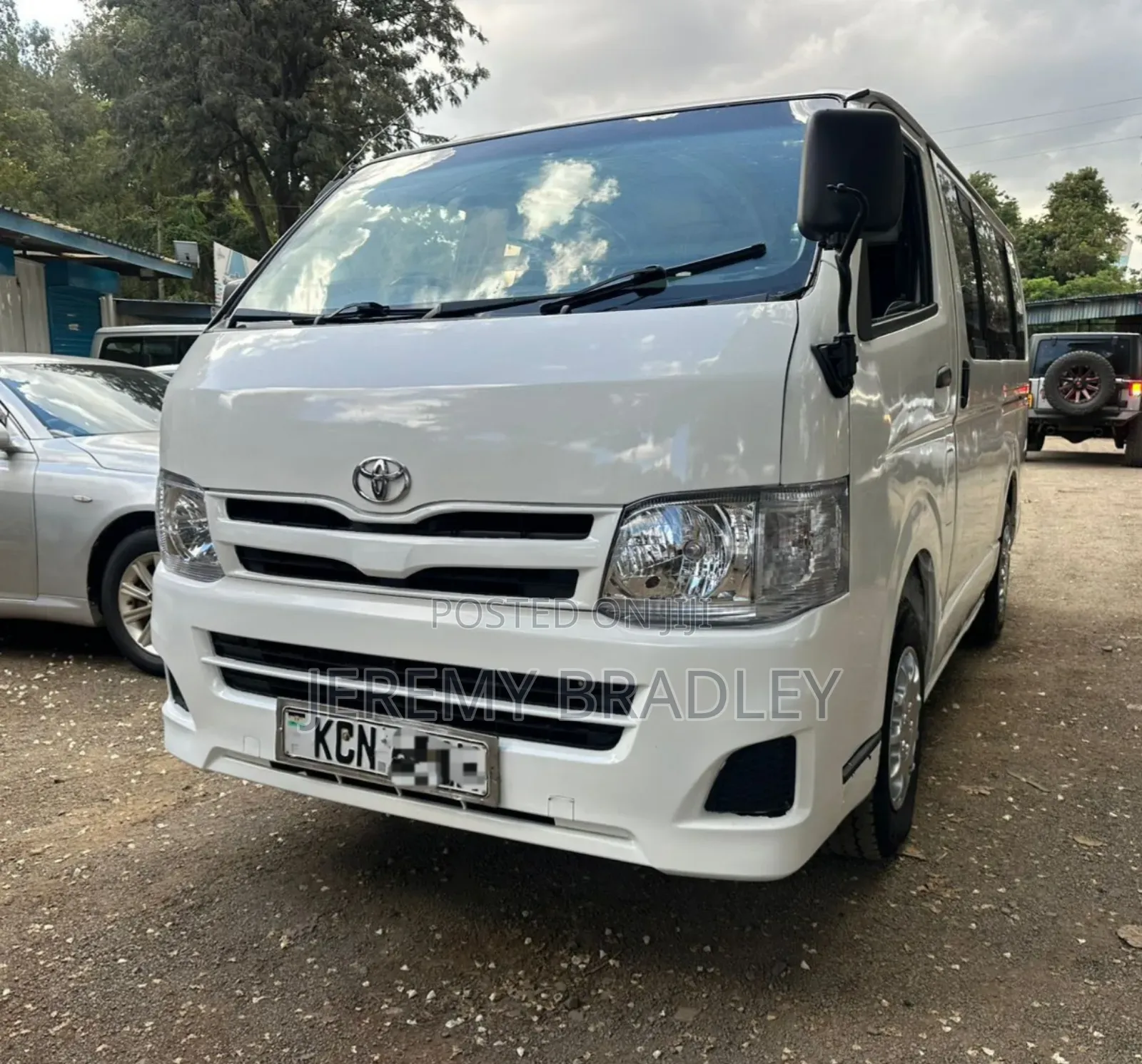 Toyota HiAce 2012 White