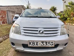 Toyota IST 2006 Silver