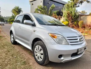 Toyota IST 2006 Silver