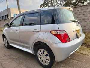 Toyota IST 2006 Silver