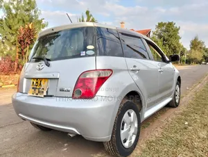 Toyota IST 2006 Silver