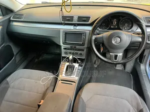 Volkswagen Passat S 2013 Blue