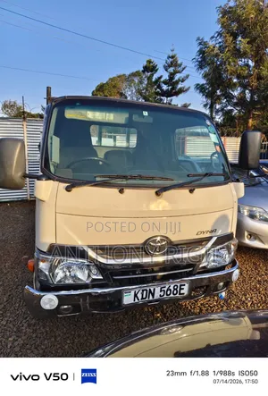 Toyota Dyna 2017 White