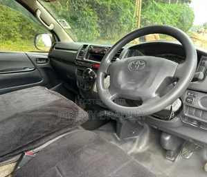 Toyota HiAce 2016 White