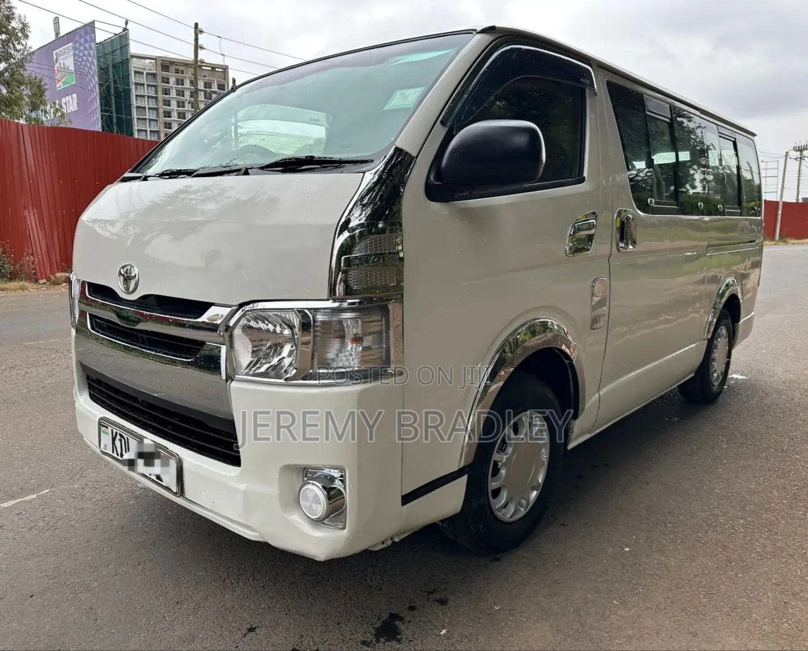 Toyota HiAce 2016 White