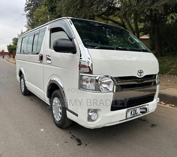 Toyota HiAce 2016 White