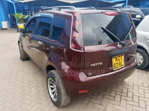 Nissan Note 2011 Maroon