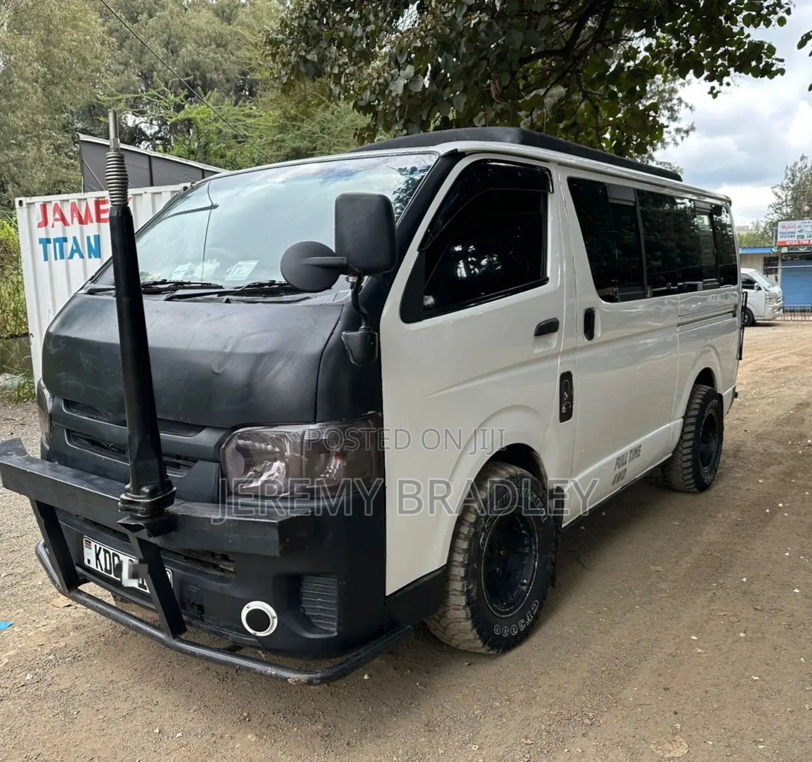 Toyota HiAce 2016 White