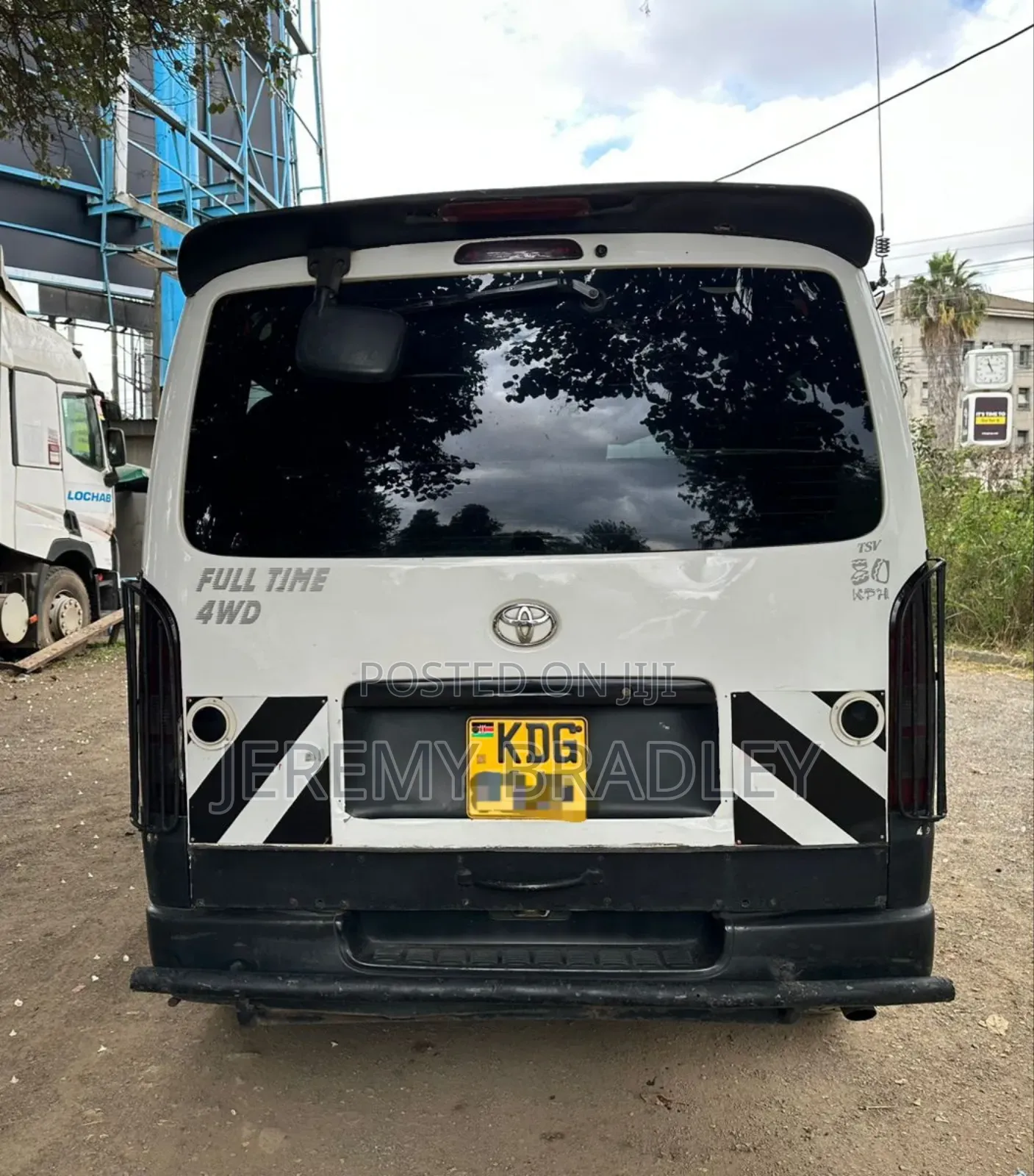 Toyota HiAce 2016 White