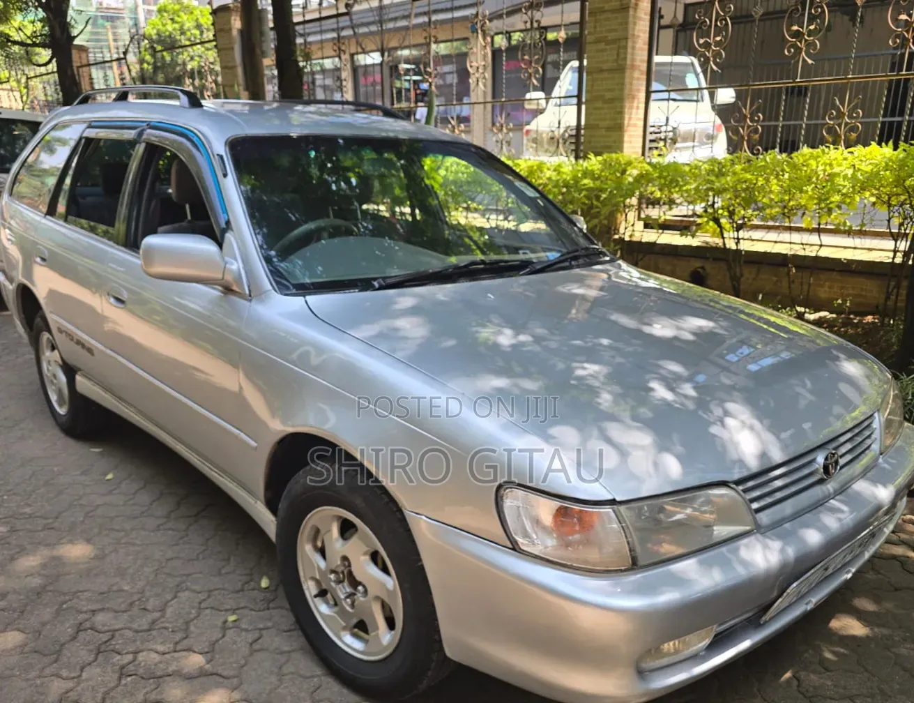 Toyota Corolla 1997 Silver