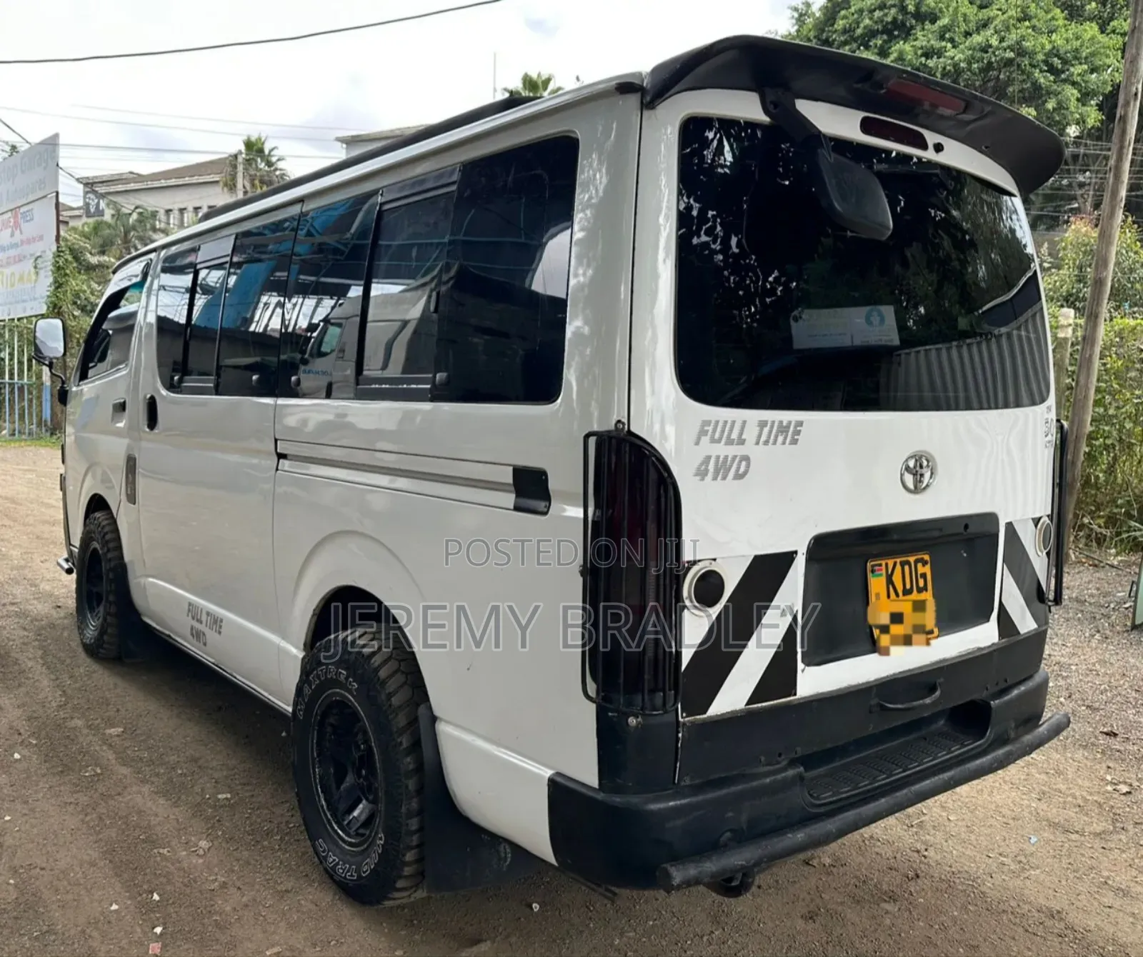 Toyota HiAce 2016 White