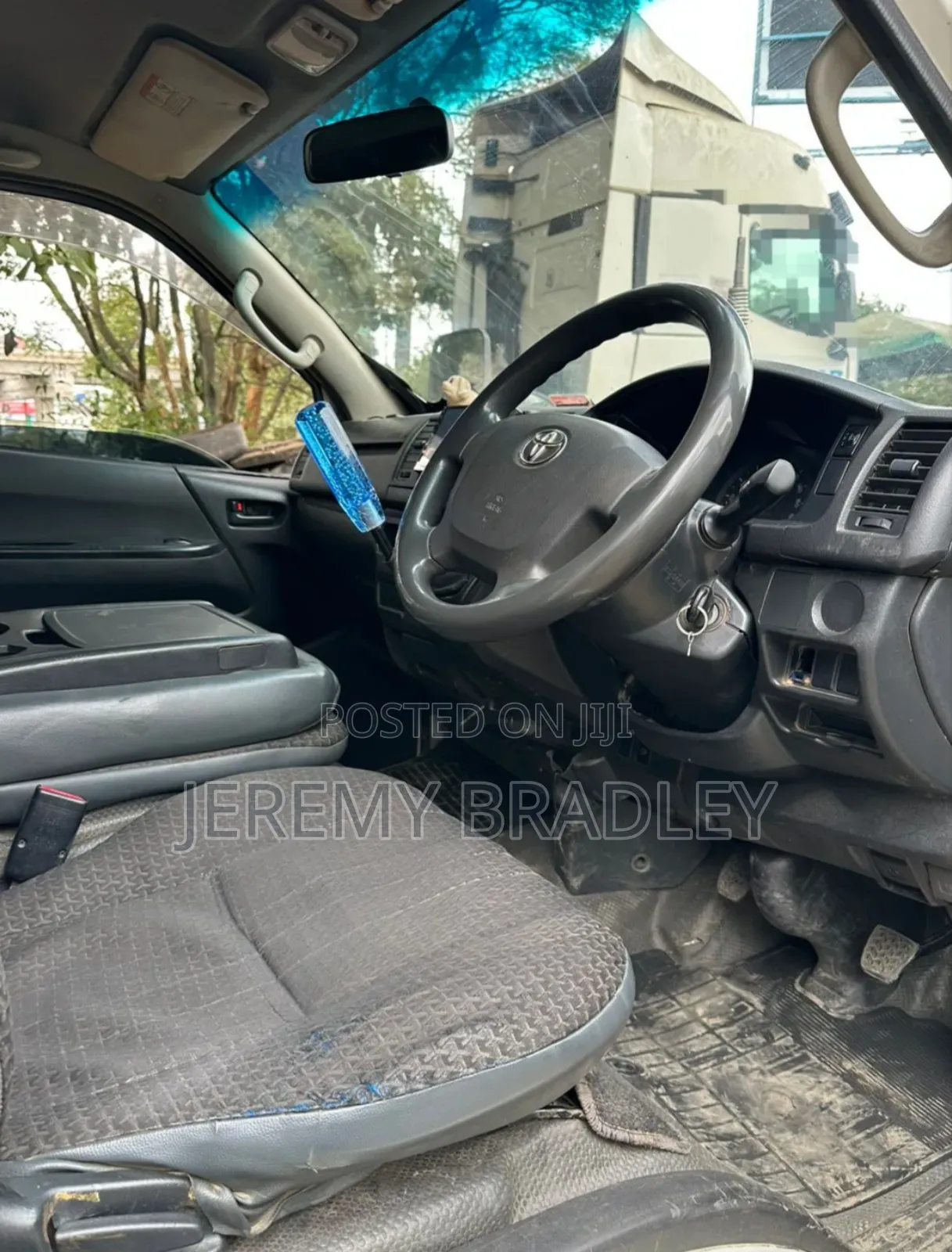 Toyota HiAce 2016 White