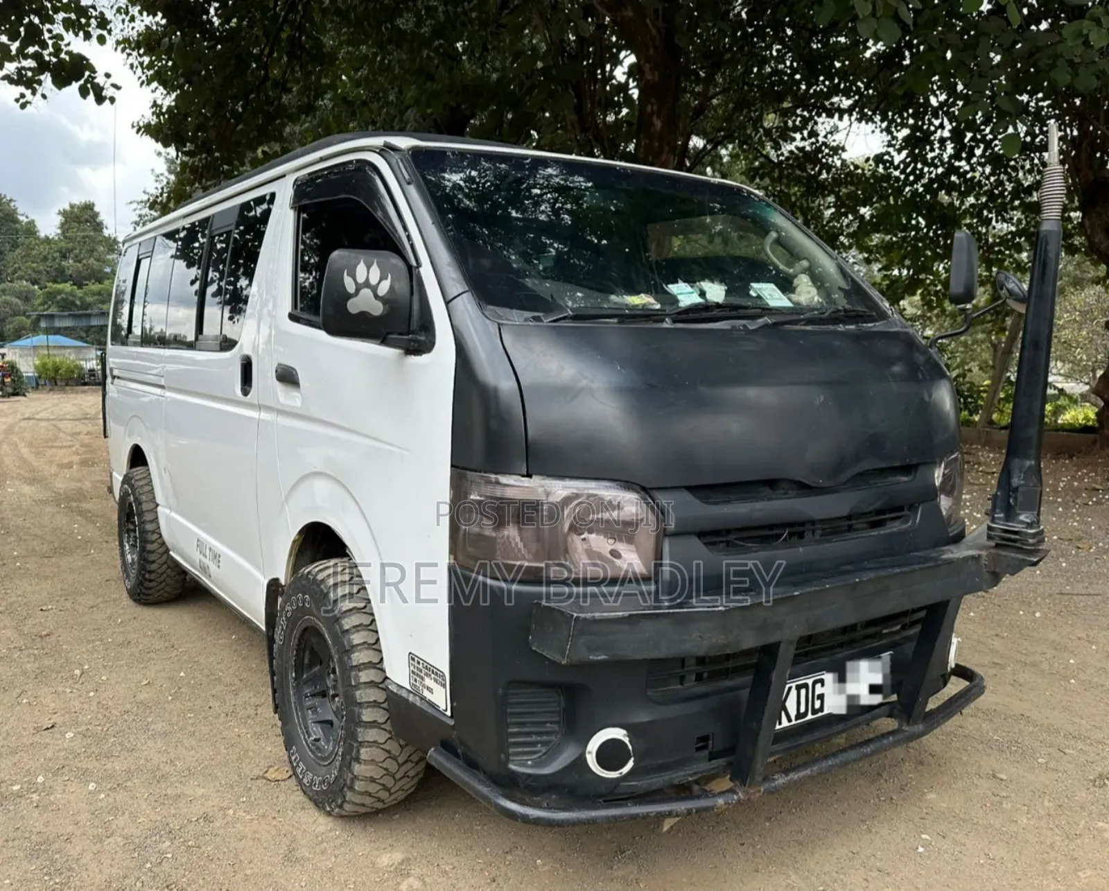 Toyota HiAce 2016 White
