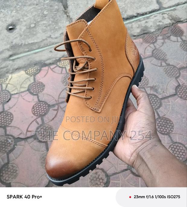 Quality Casual Leather Timberland Sued Low Boot With Rubber Sole - thumbnail 3