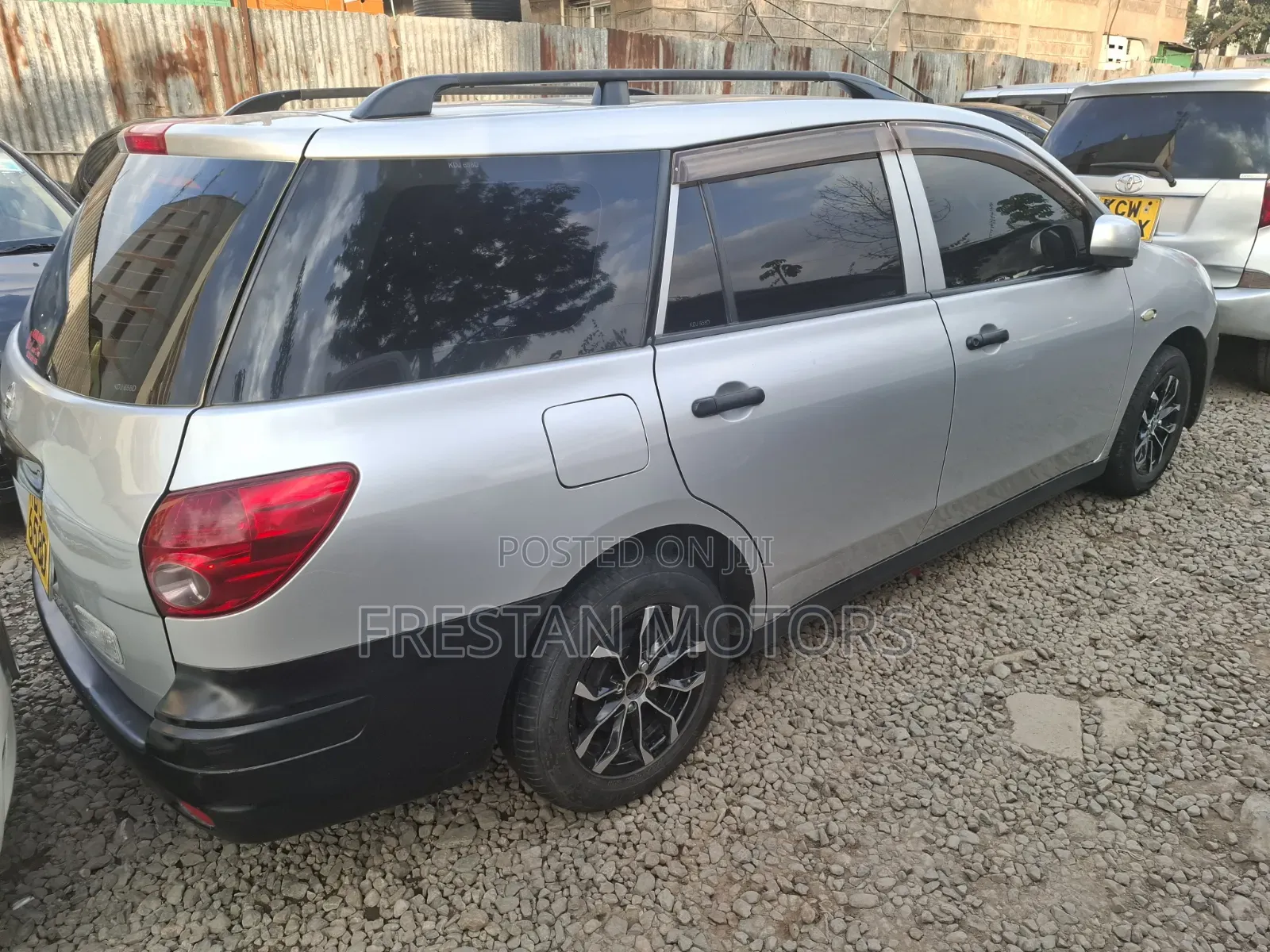 Nissan Advan 2015 Silver