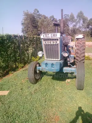 Tractor Ford 5000 Ktca