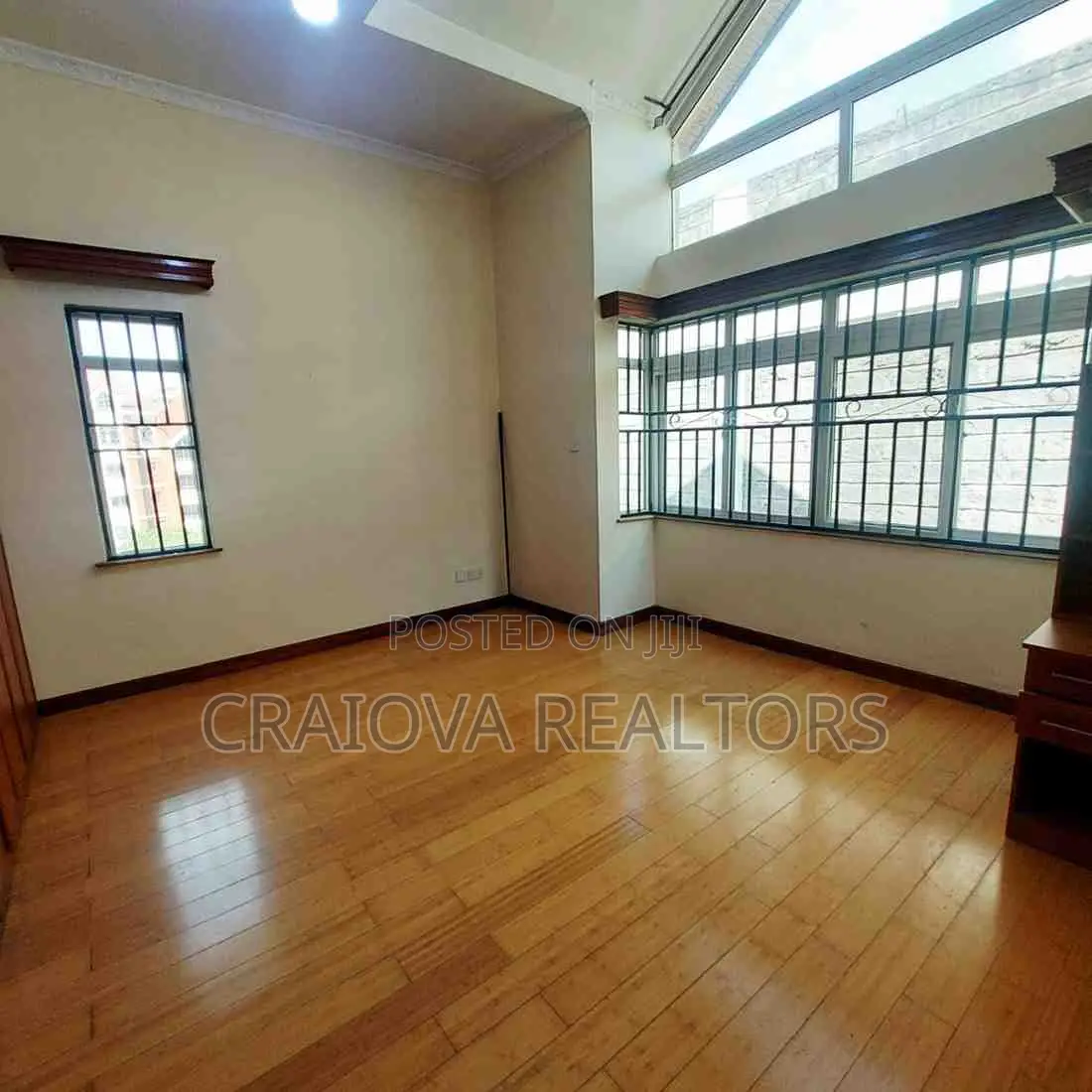 4bdrm Duplex in Hurlingham for rent