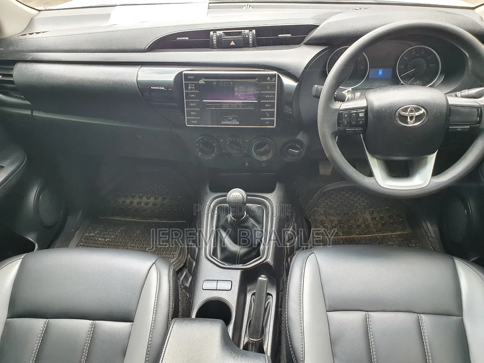 Toyota Hilux 2020 White