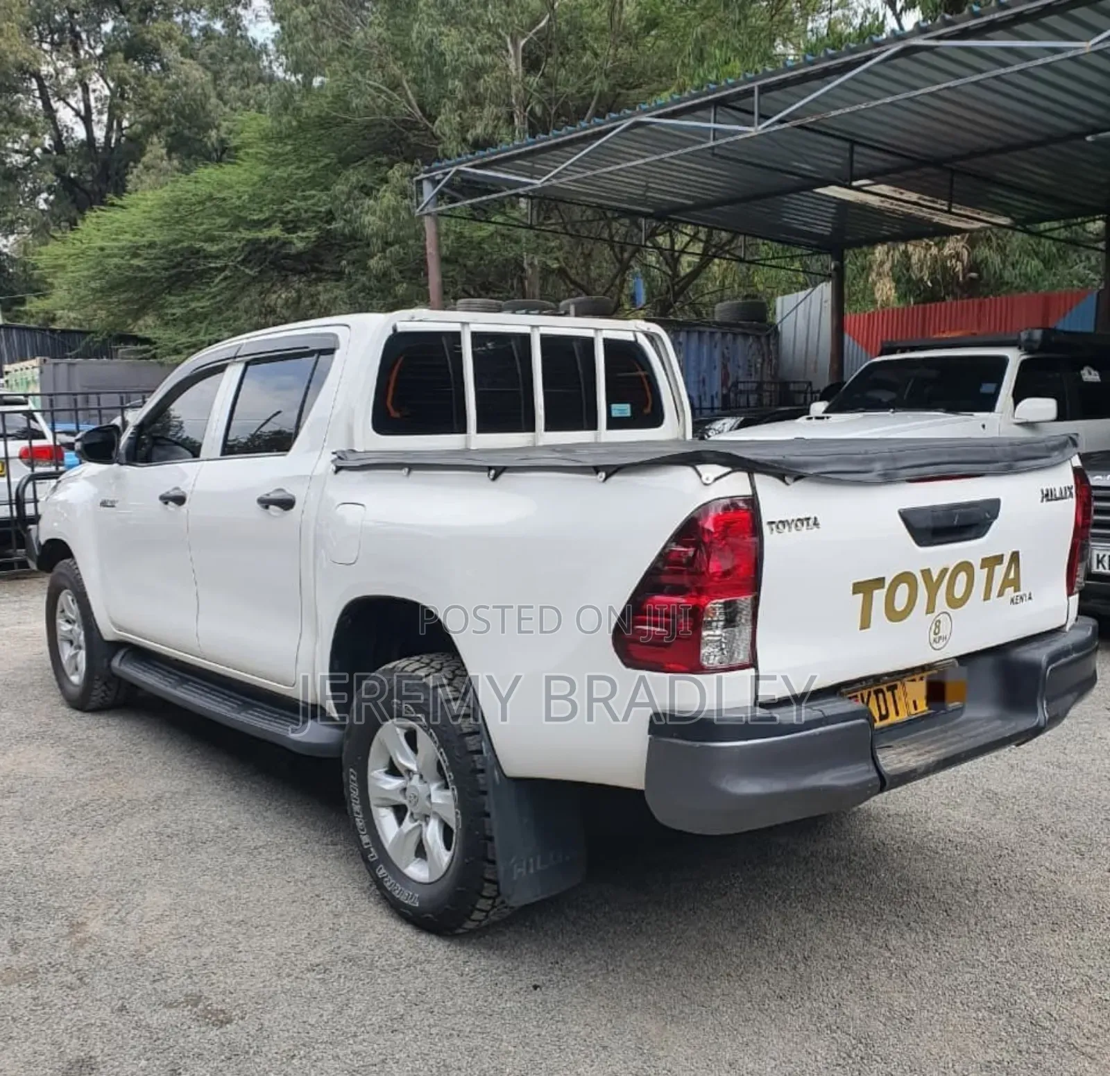 Toyota Hilux 2020 White