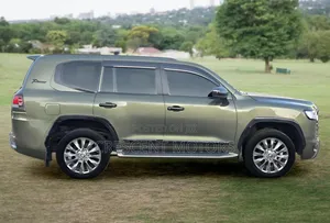 Toyota Land Cruiser 2018 Green