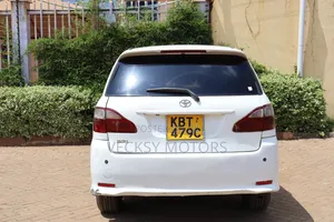Toyota Ipsum 2005 White