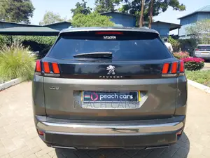 Peugeot 3008 2018 Green