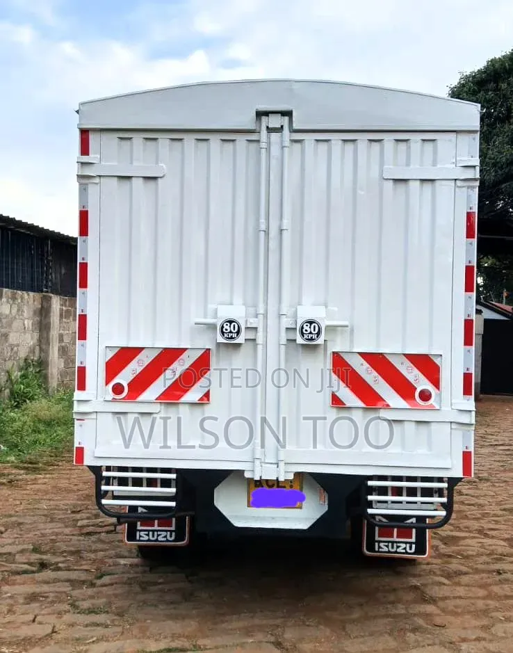 Isuzu NPR 4.3 KCL Closed Body