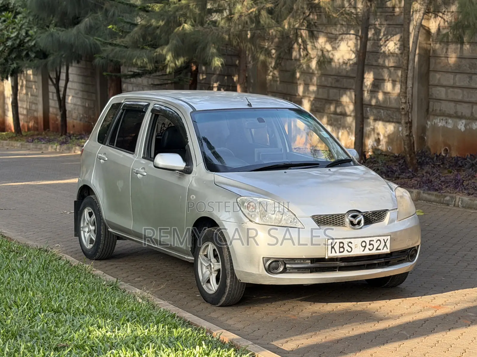 Mazda Demio 2003 Silver