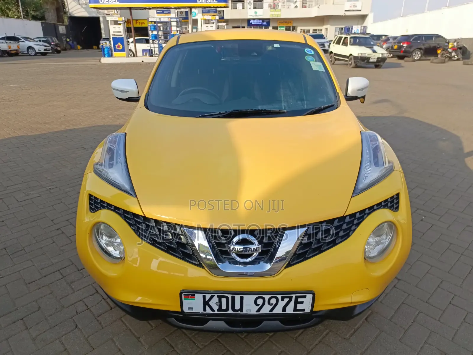 Nissan Juke 2018 Yellow