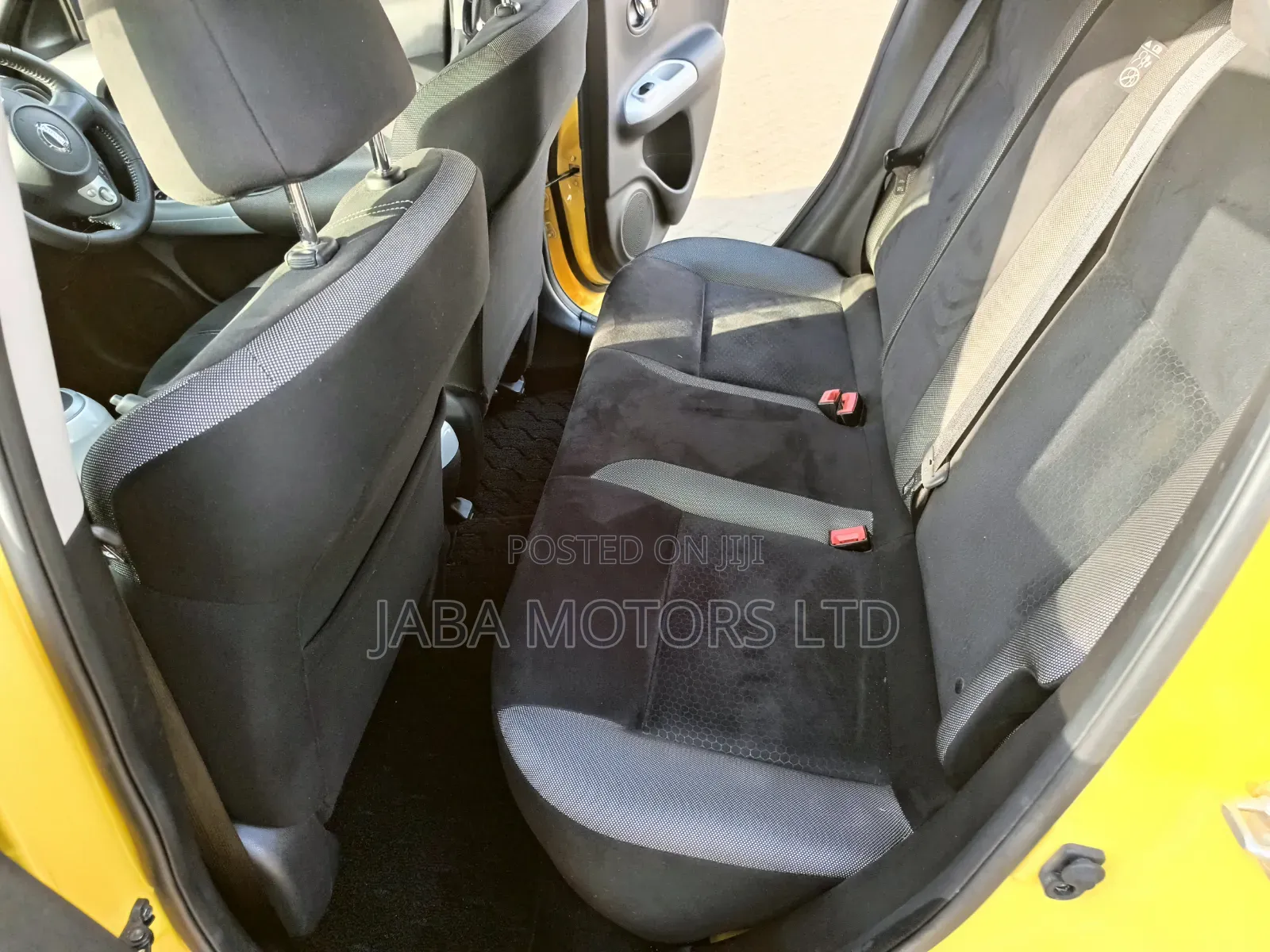 Nissan Juke 2018 Yellow