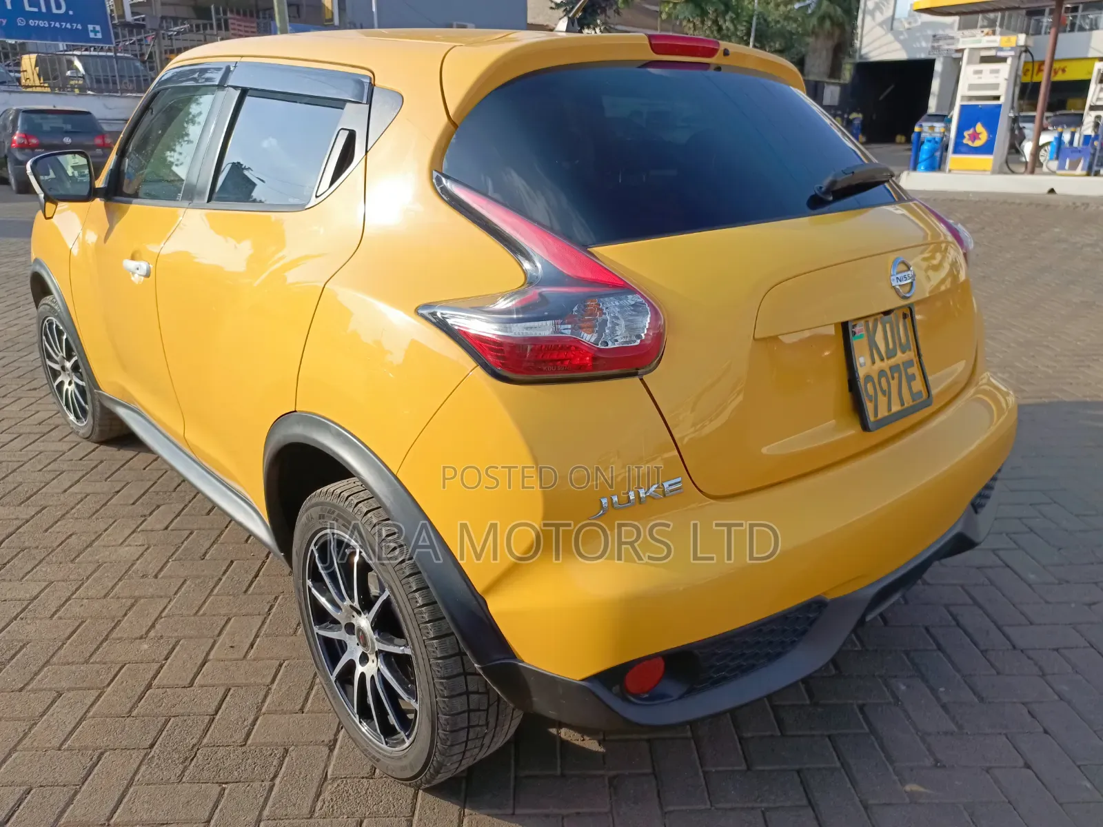 Nissan Juke 2018 Yellow