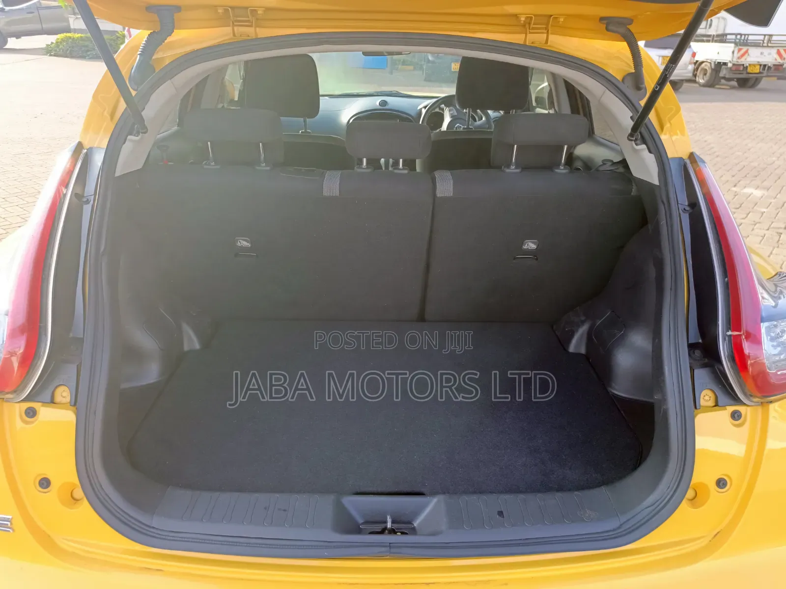 Nissan Juke 2018 Yellow